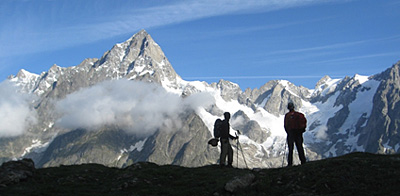 A perfect viewpoint in the Alps ©trekkinginthealpsandprovence.com